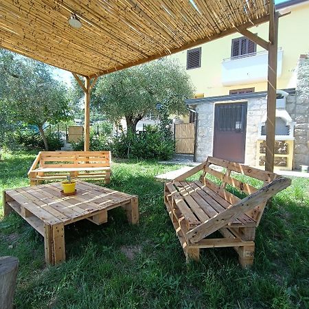 Casa Degli Ulivi Con Parcheggio Privato Lägenhet Muro Lucano Exteriör bild