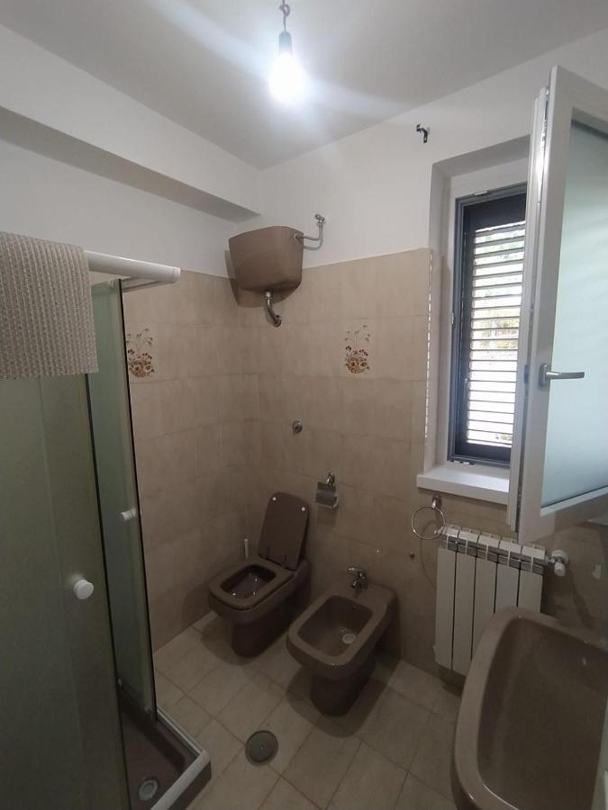 Casa Degli Ulivi Con Parcheggio Privato Lägenhet Muro Lucano Exteriör bild